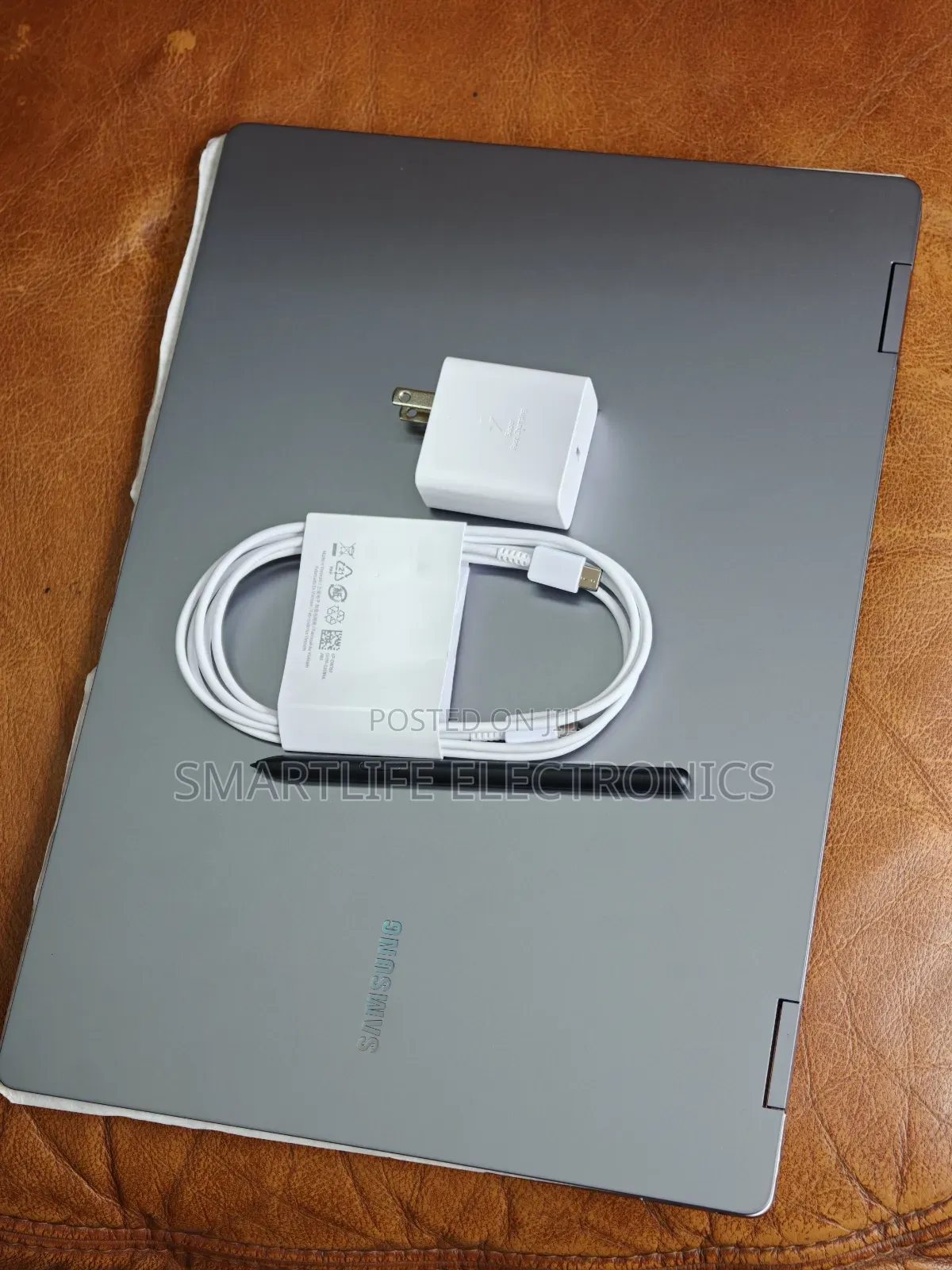 New Laptop Samsung Galaxy Book5 Pro 16GB Intel Core Ultra 7 SSD 512GB