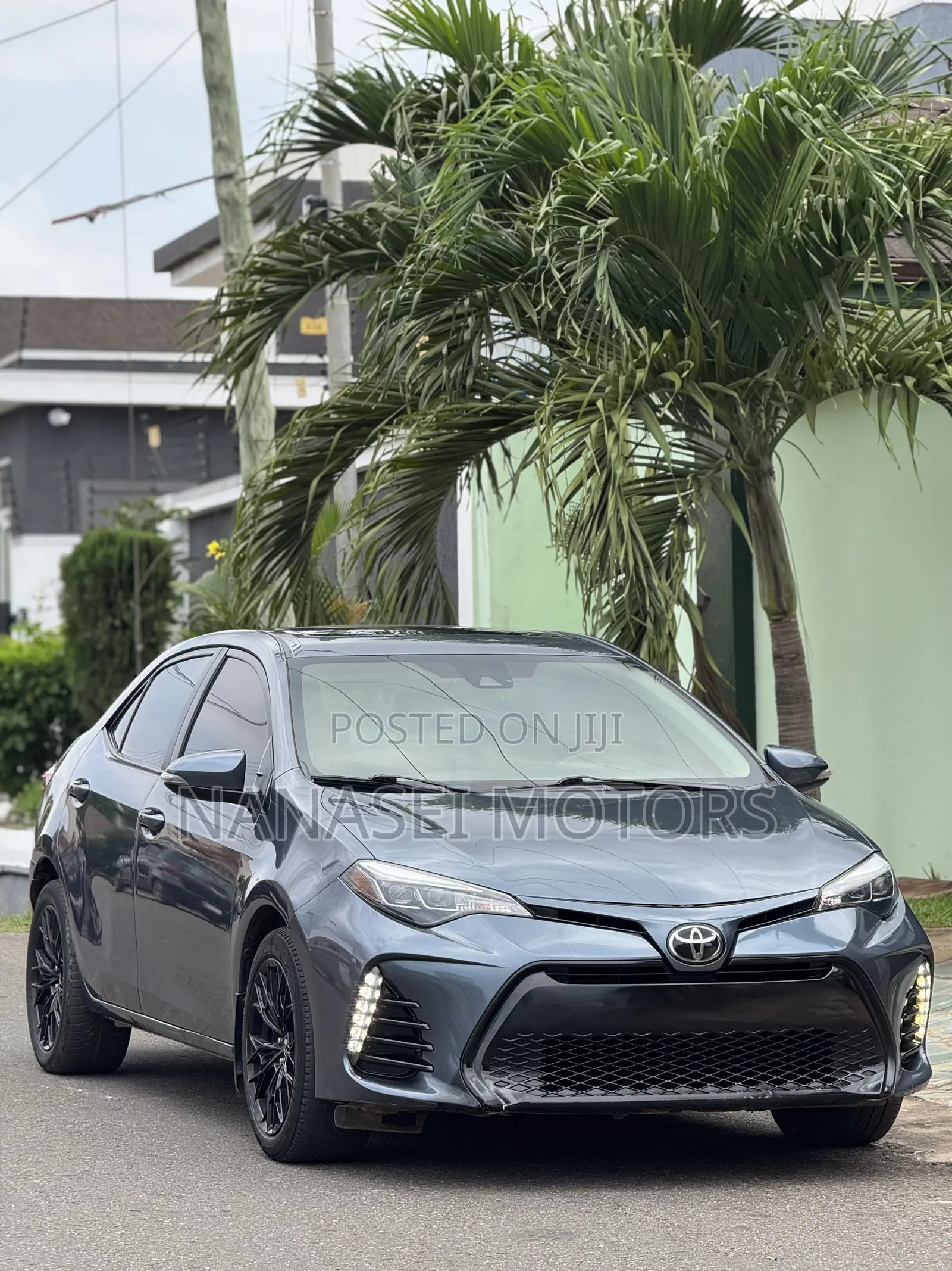 Toyota Corolla XSE 4dr Sedan (1.8L 4cyl CVT) 2017 Gray