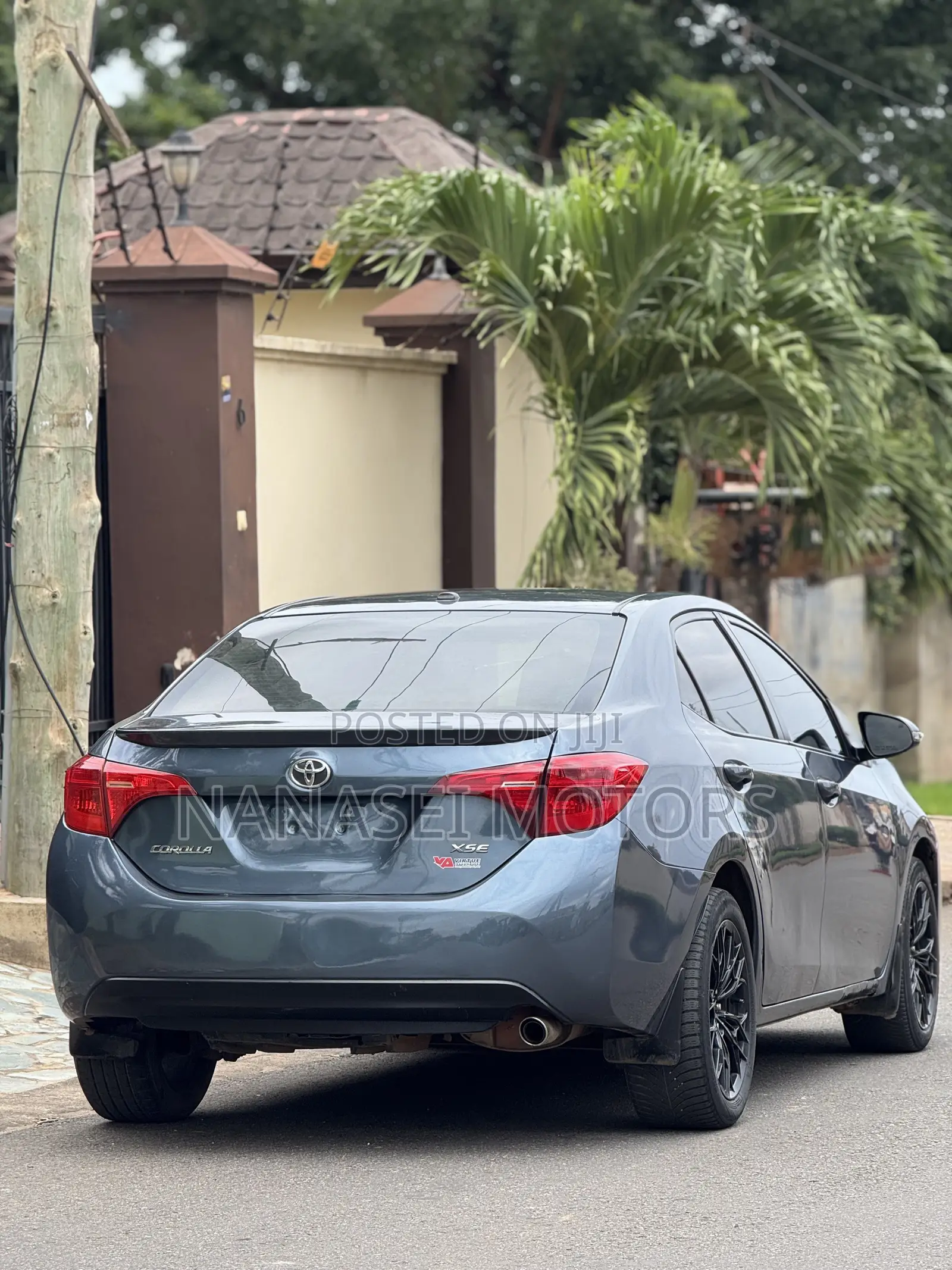 Toyota Corolla XSE 4dr Sedan (1.8L 4cyl CVT) 2017 Gray