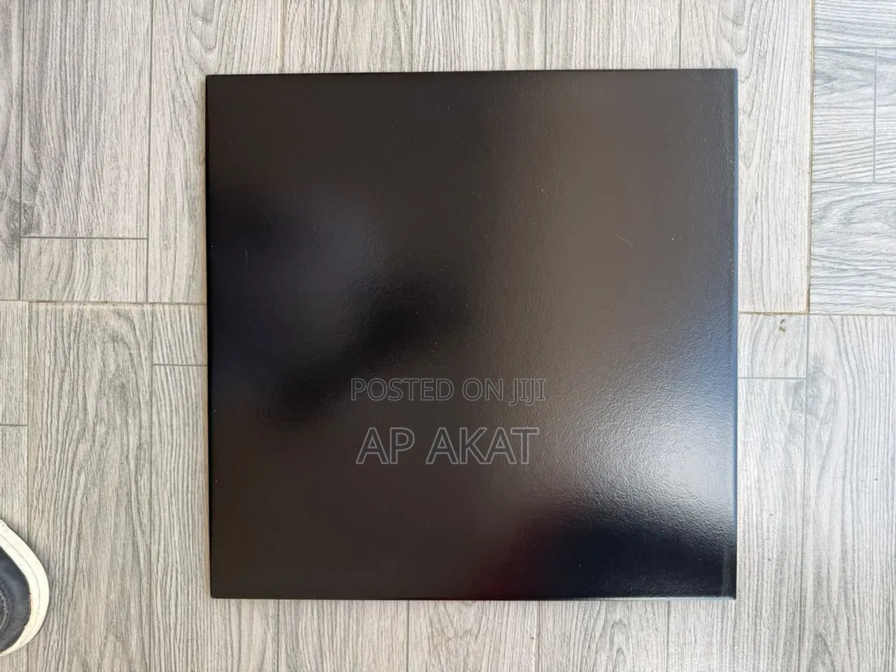 FLOOR 40x40cm