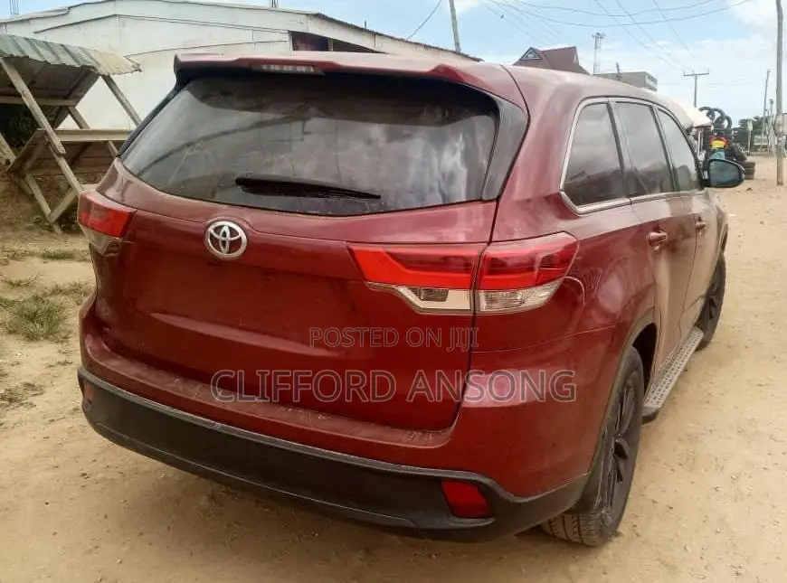 Toyota Highlander LE 4x2 (2.7L 4cyl 6A) 2016 Red