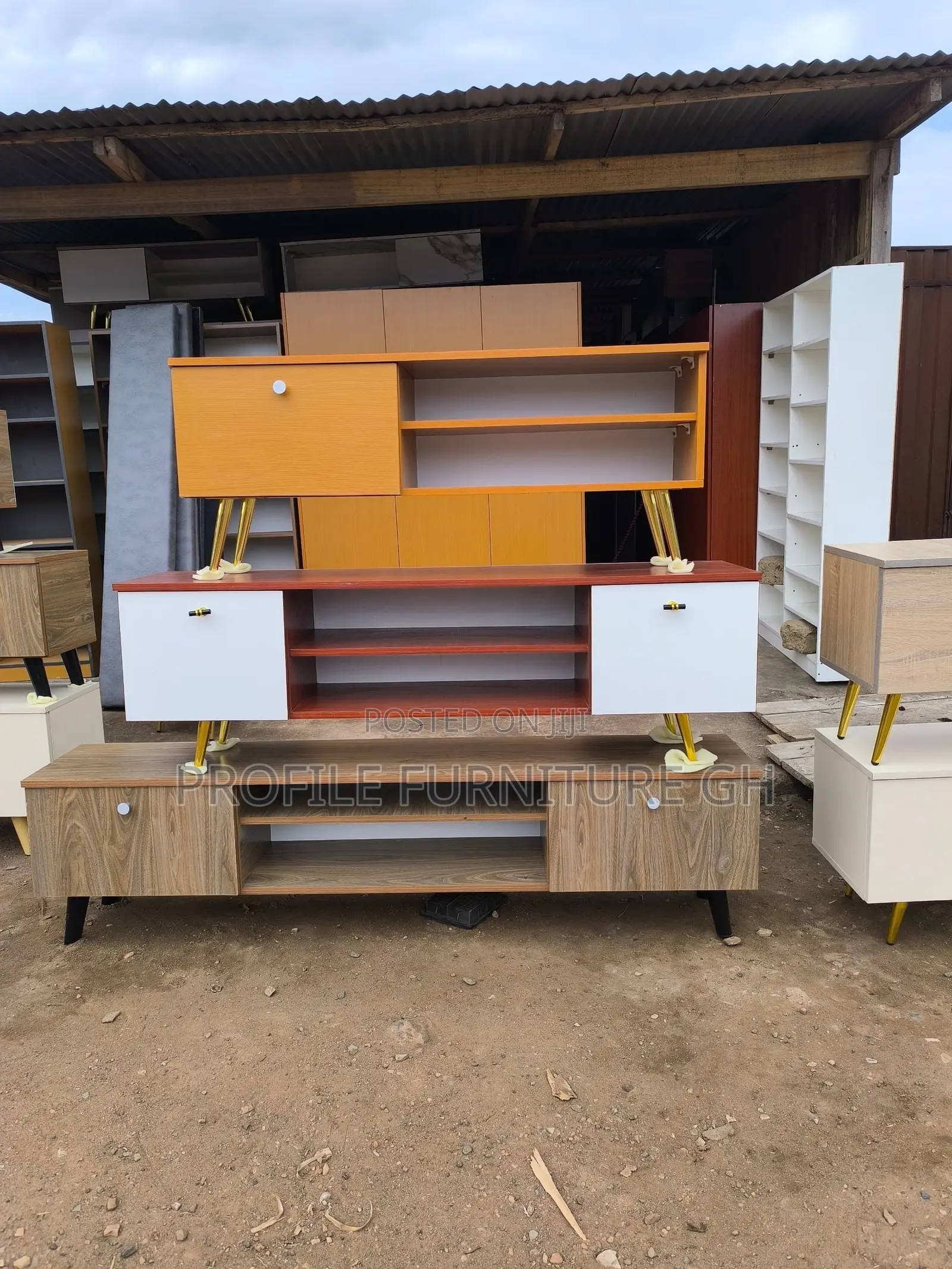 Elegant TV Stand for Massive TV Use// Laminated TV Stand