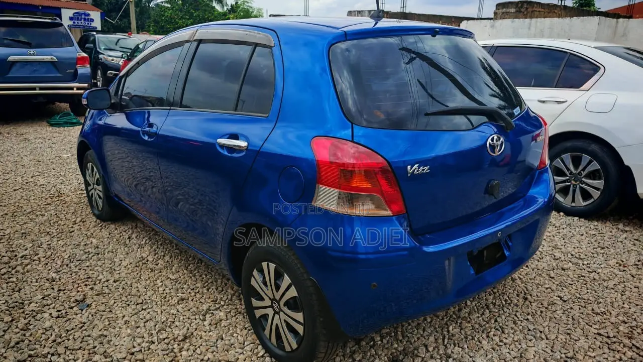 Toyota Vitz 2010 Blue