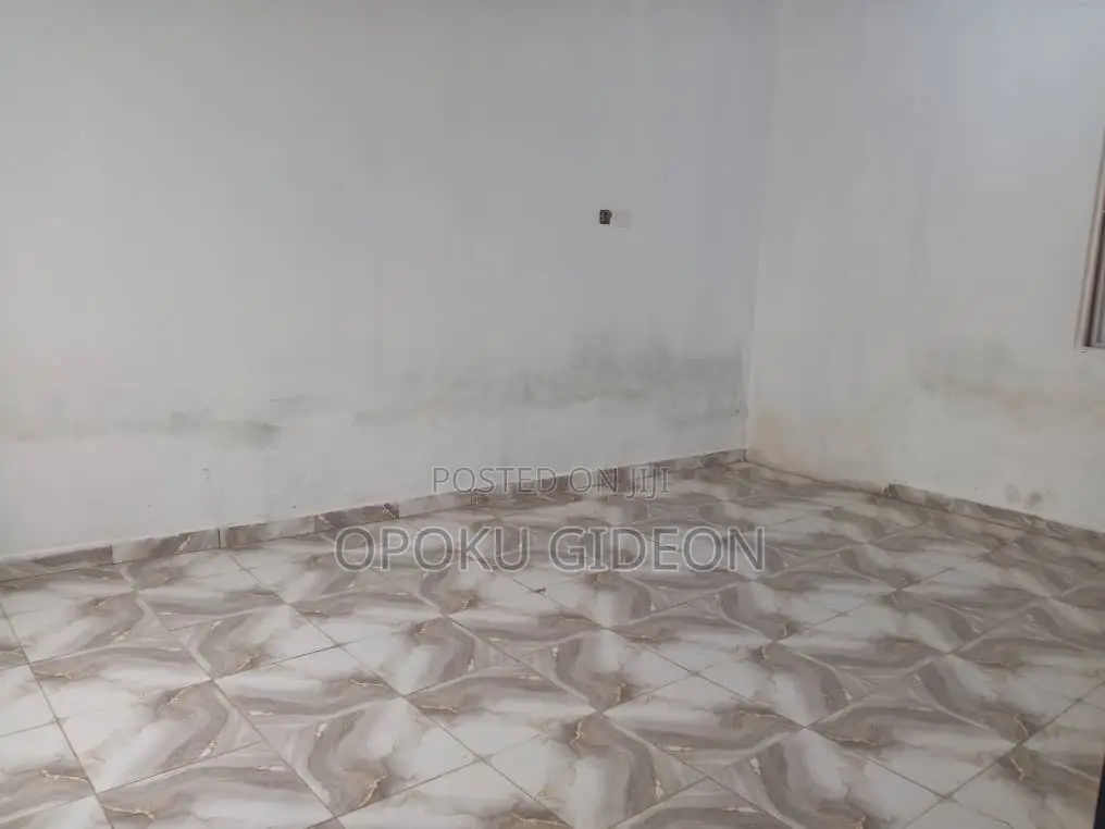 1bdrm Room & Parlour in Canada, Olebu for rent