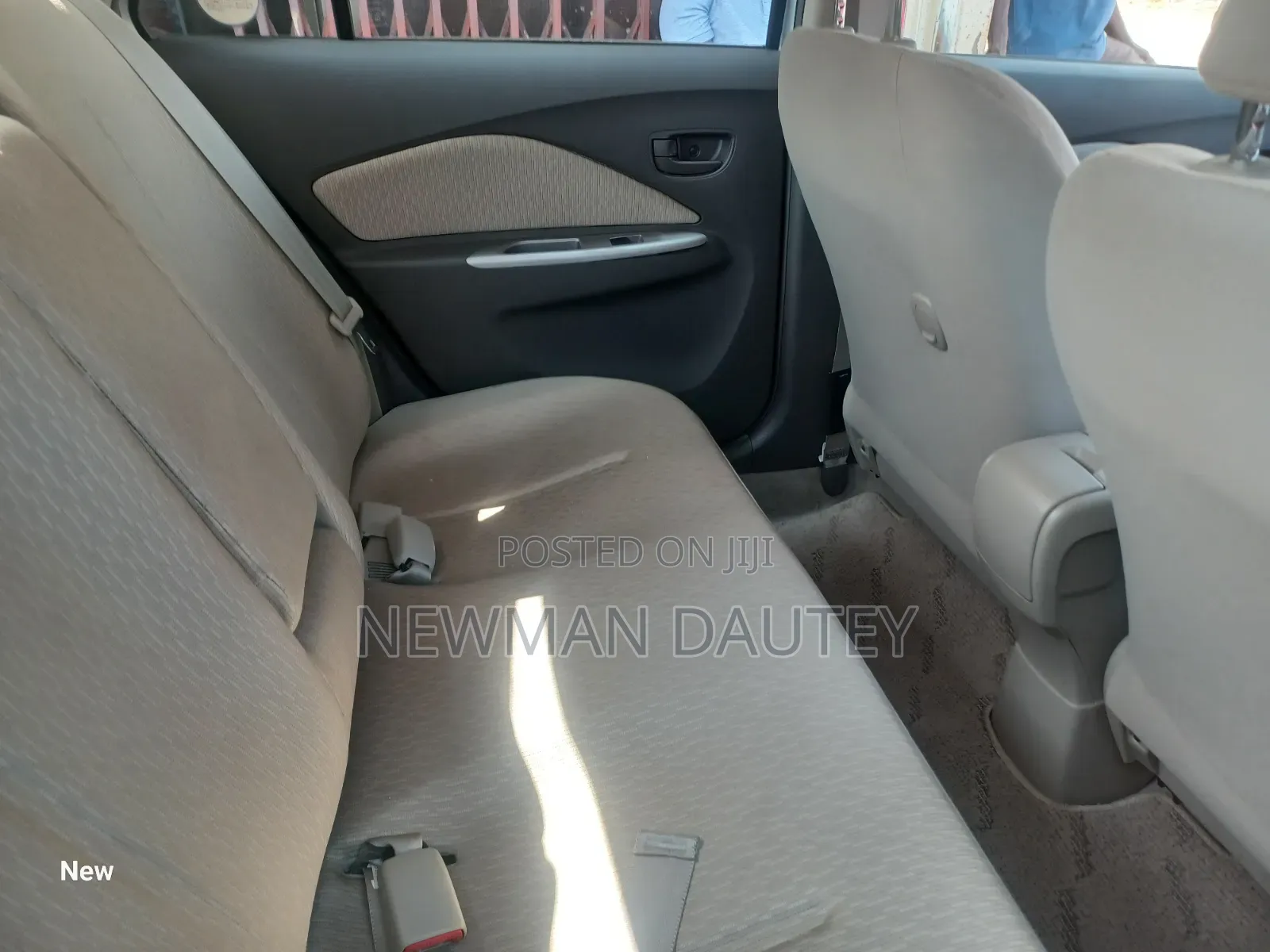 Toyota Vitz 2015 Red