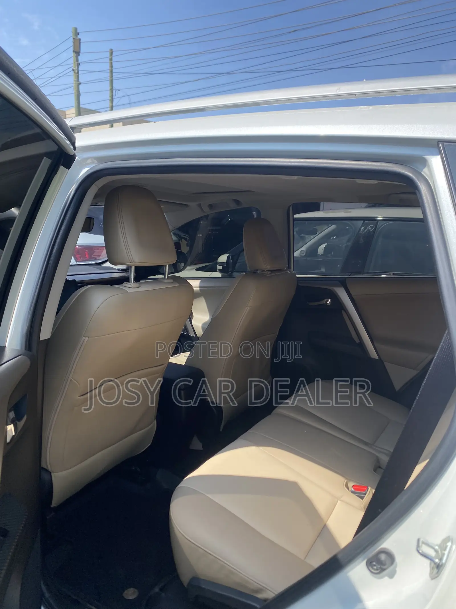Toyota RAV4 XLE AWD (2.5L 4cyl 6A) 2016 White