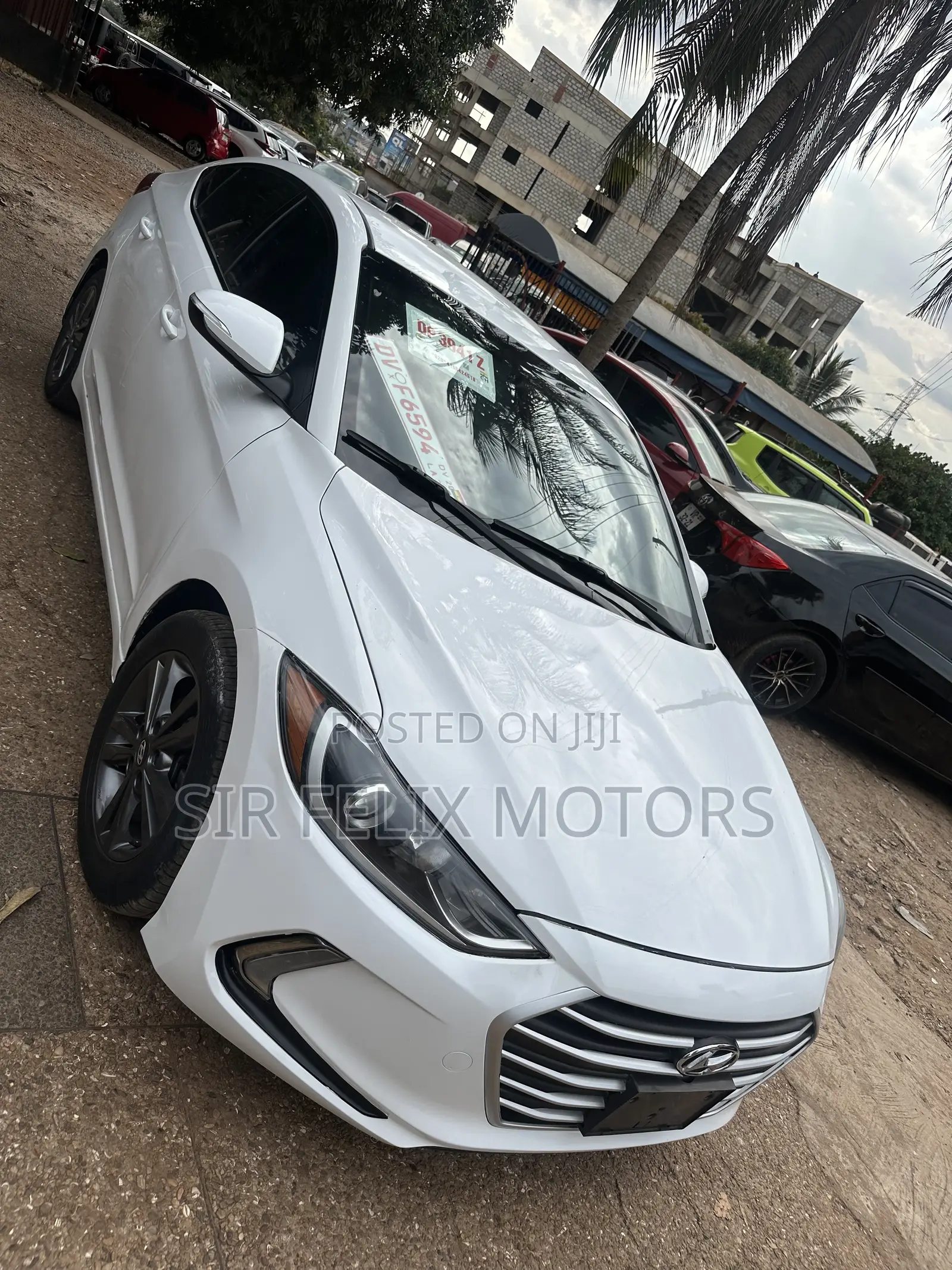 Hyundai Elantra SE Sedan FWD (2.0L 4cyl 6M) 2017 White