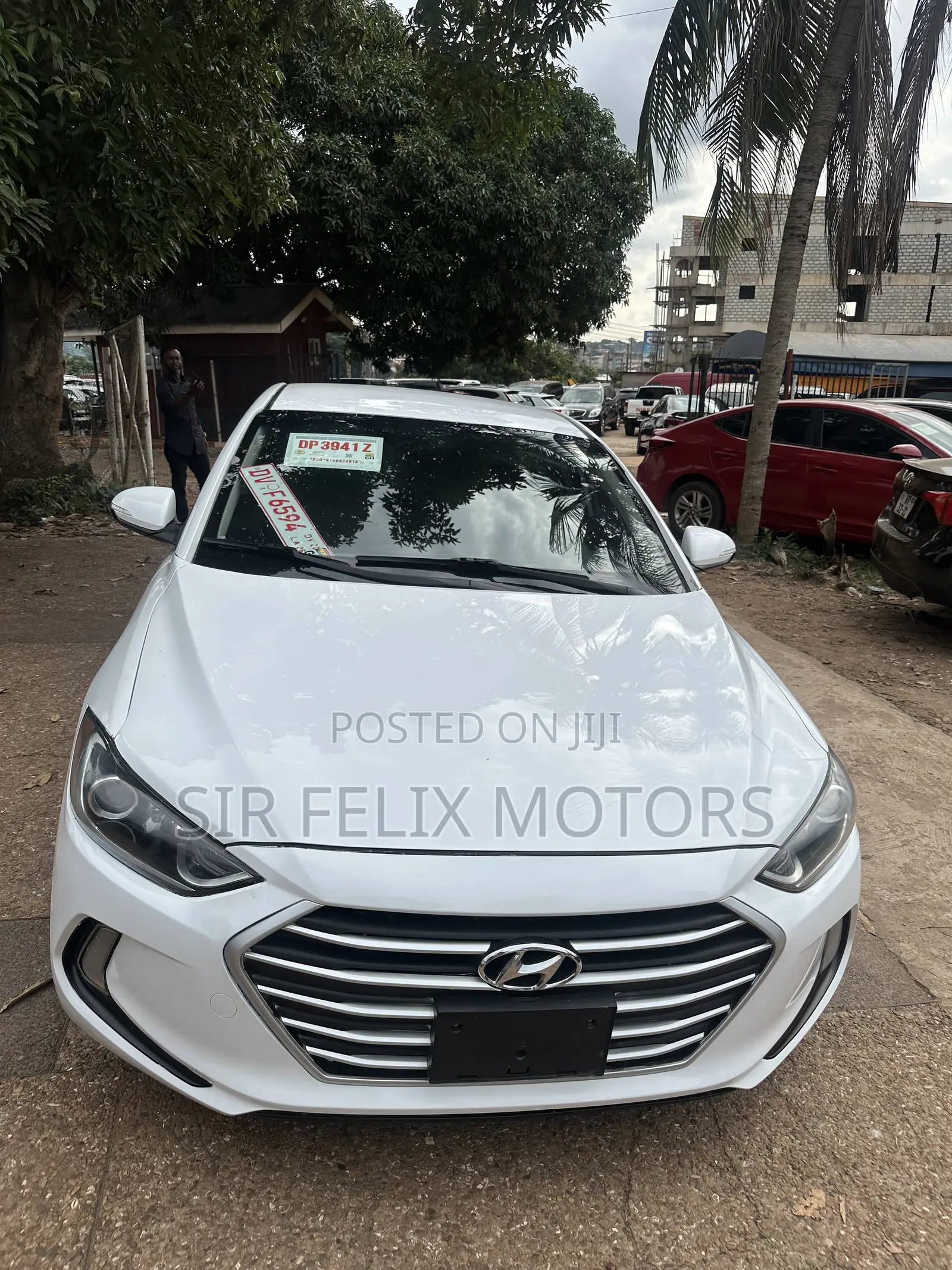 Hyundai Elantra SE Sedan FWD (2.0L 4cyl 6M) 2017 White