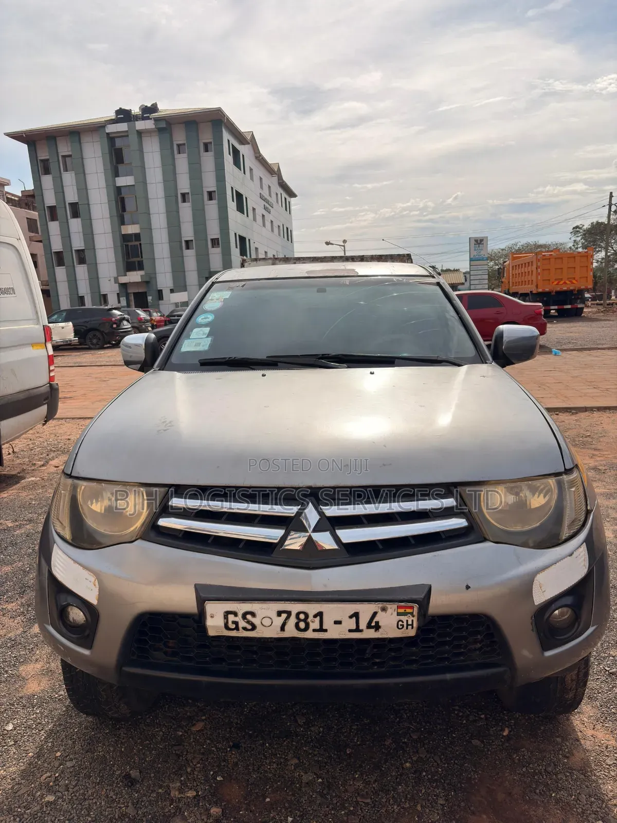 Mitsubishi L200 2012