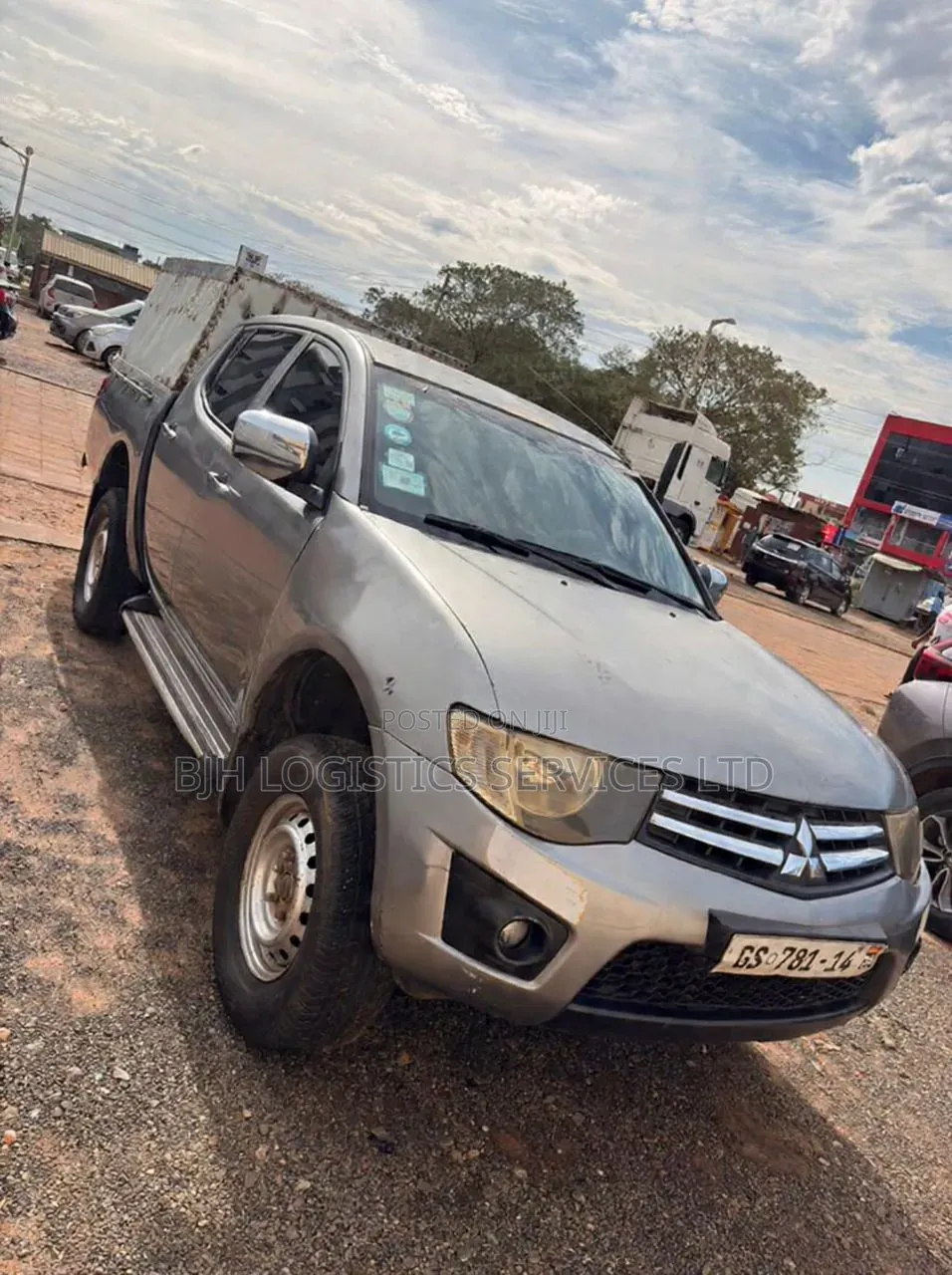 Mitsubishi L200 2012