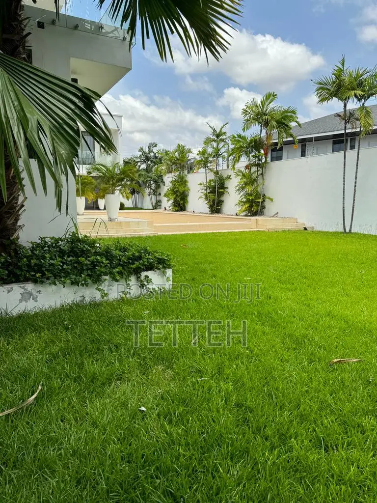 4bdrm House in Coffee Shop Area for sale