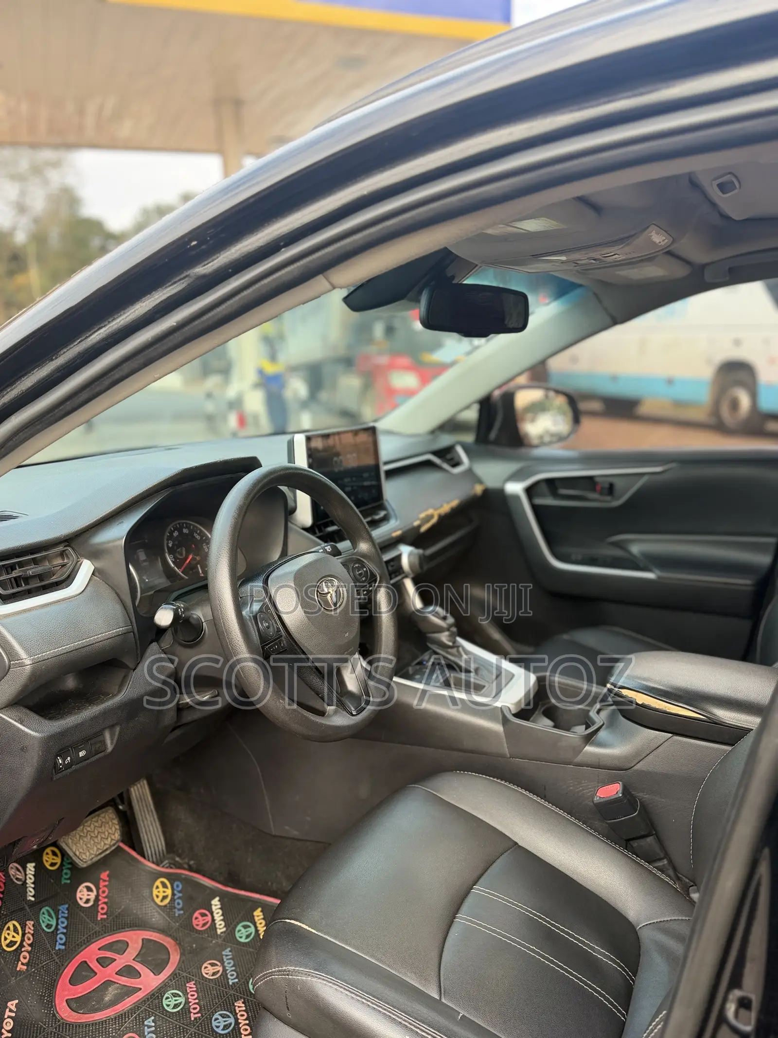 Toyota RAV4 2021 Black
