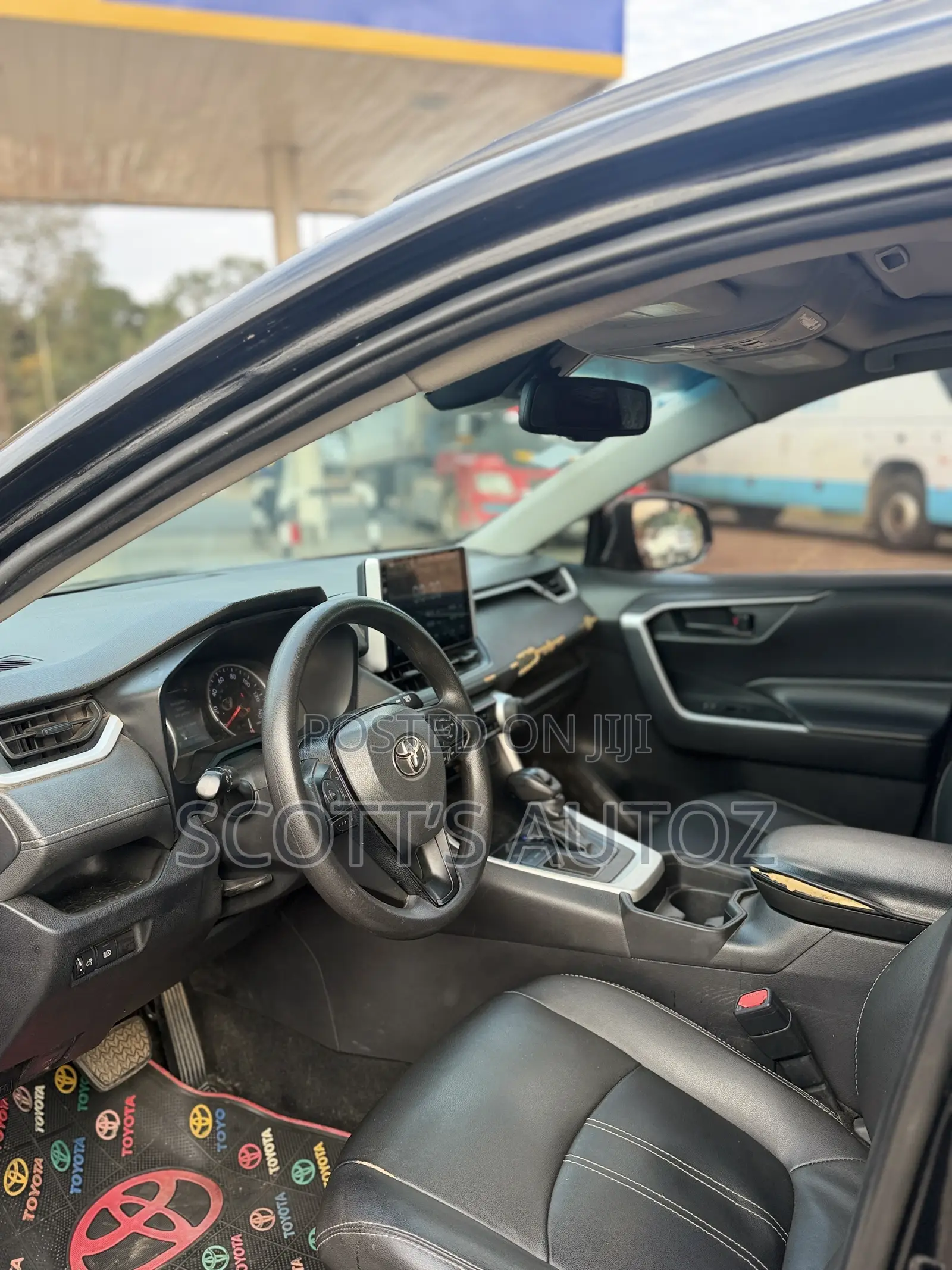 Toyota RAV4 2021 Black