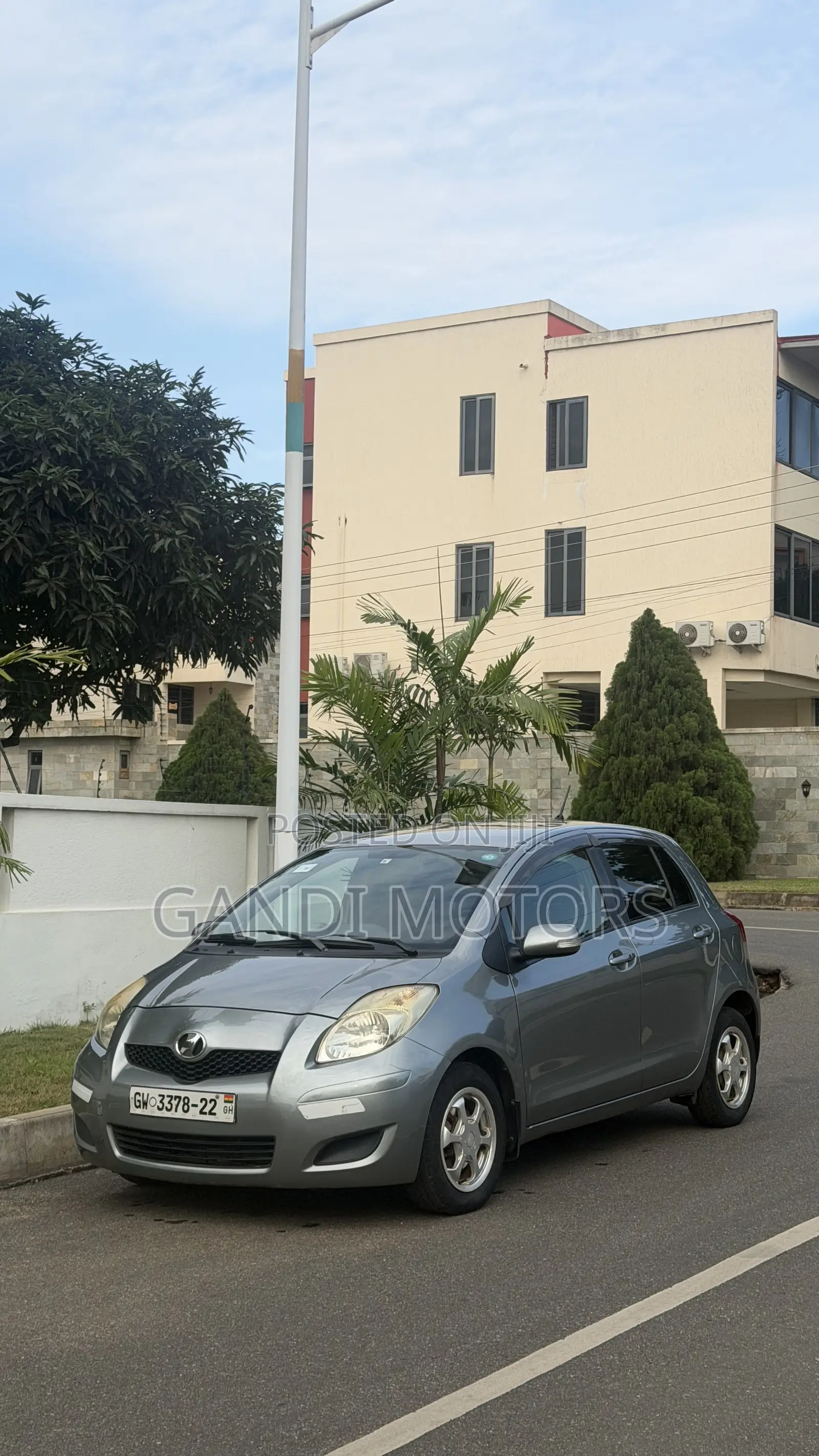 Toyota Vitz 2011 Gray