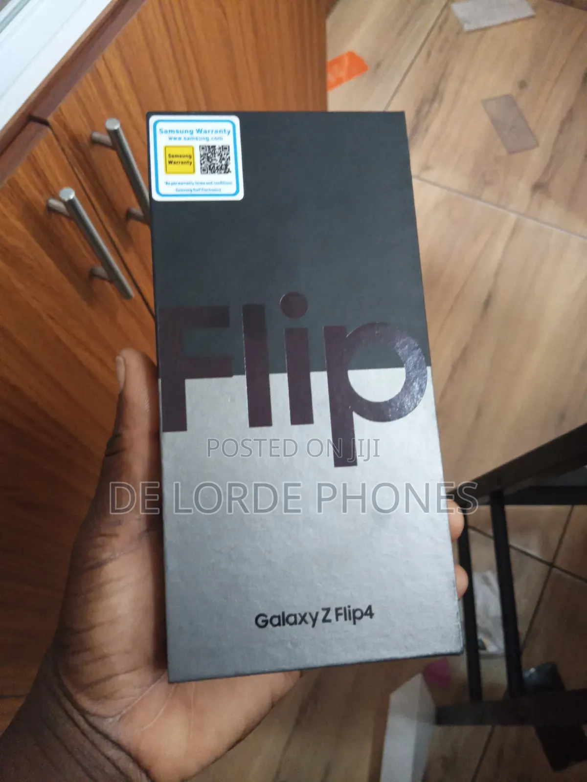 New Samsung Galaxy Z Flip4 256 GB Black
