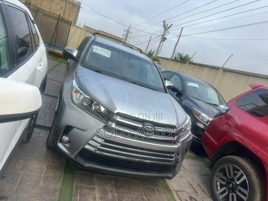 Toyota Highlander LE 4x2 (2.7L 4cyl 6A) 2017 Silver