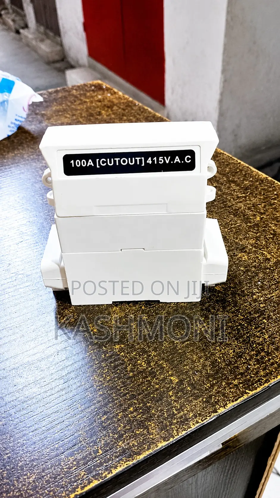 Single Cutout