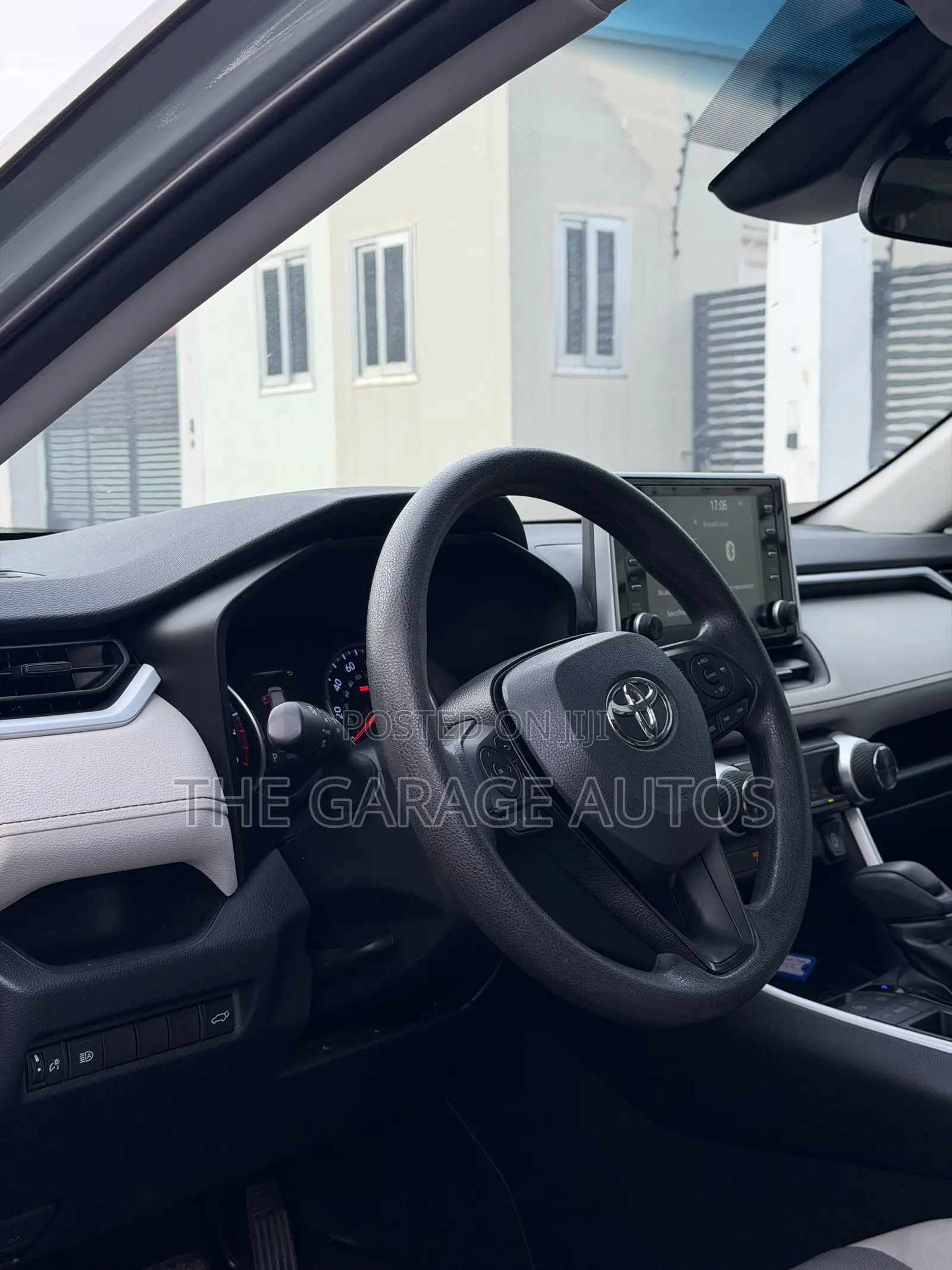 Toyota RAV4 XLE AWD 2020 Gray