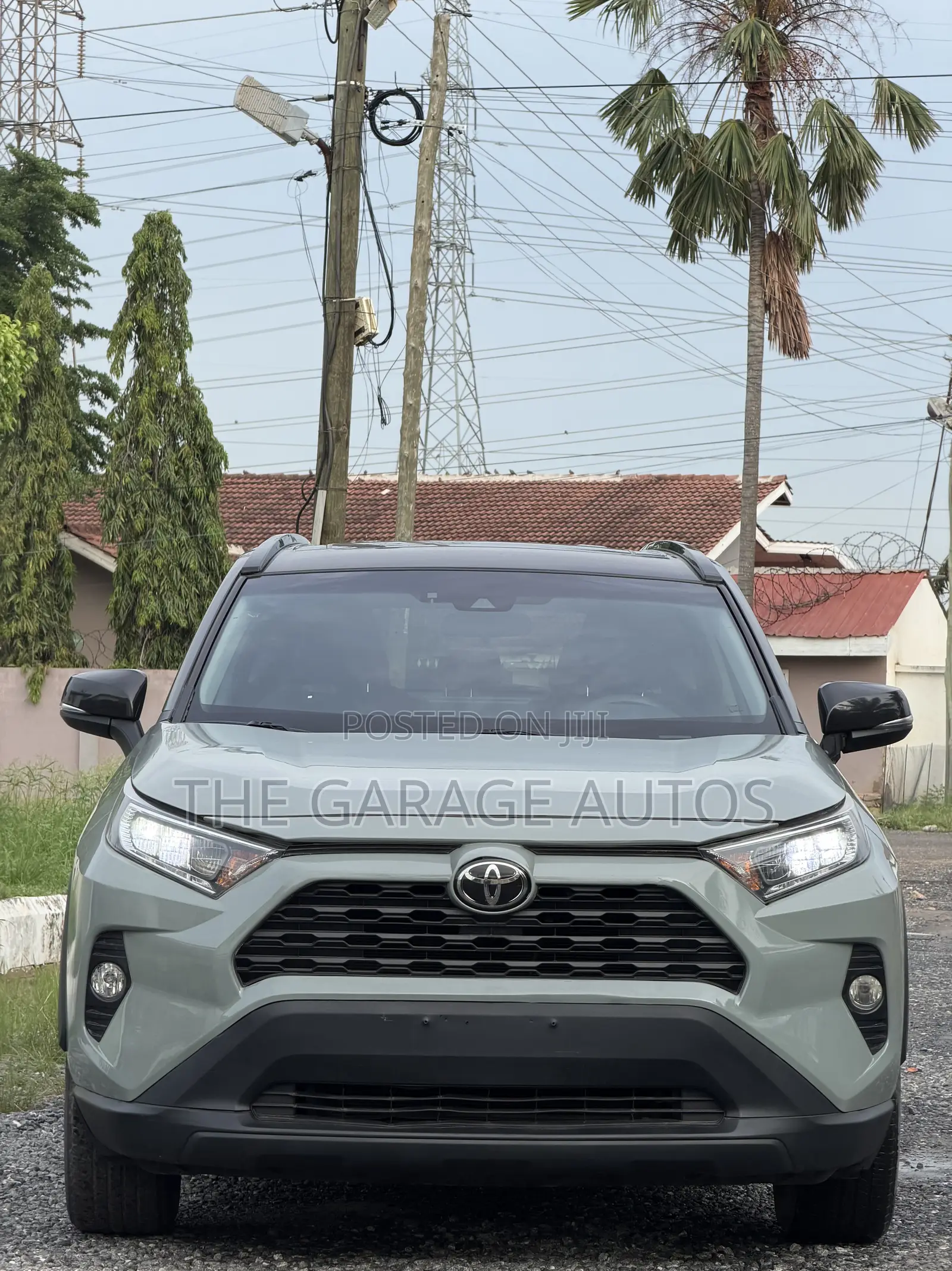 Toyota RAV4 XLE AWD 2020 Gray