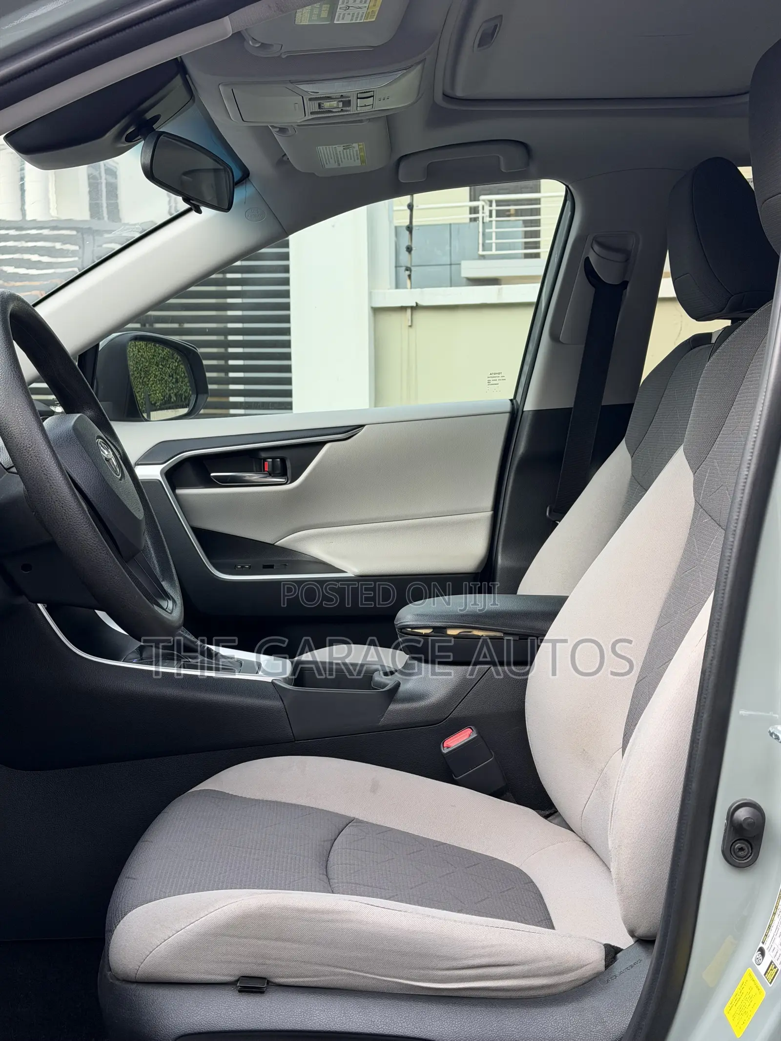 Toyota RAV4 XLE AWD 2020 Gray