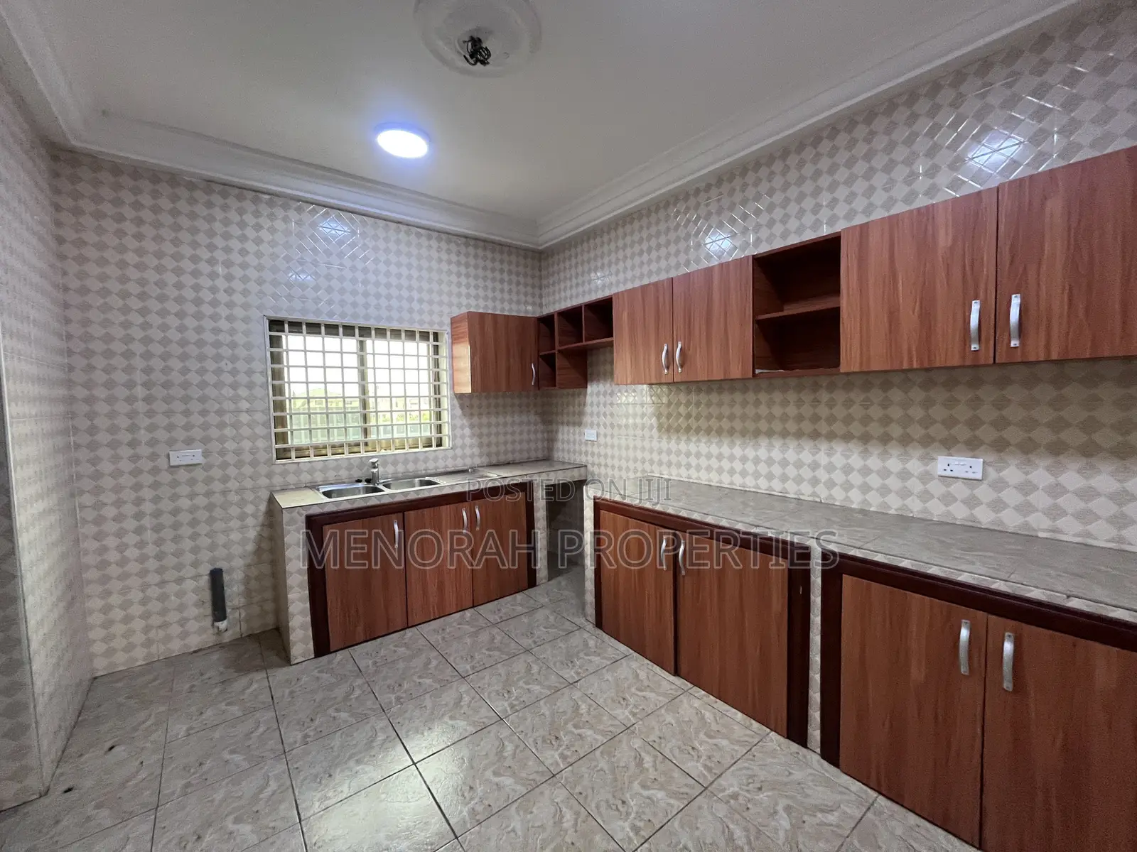 2bdrm Apartment in Adenta Ashiyie, Frafraha for rent