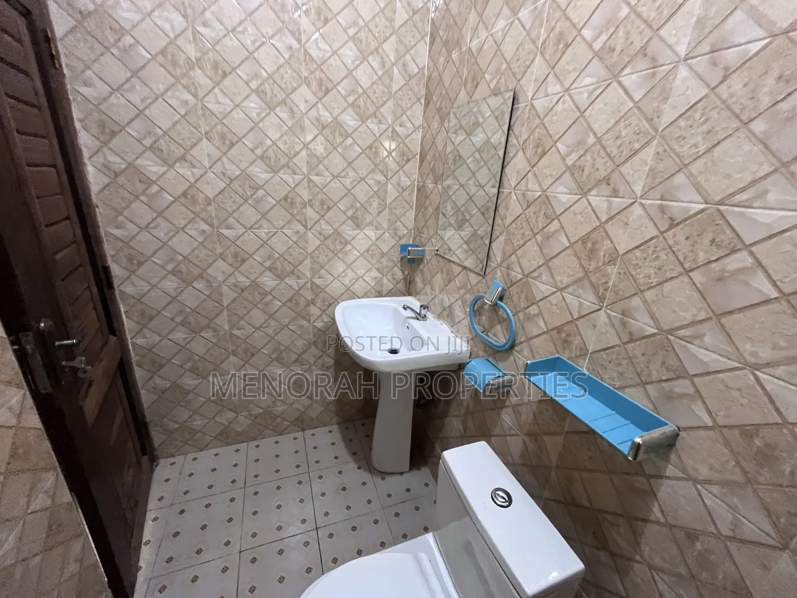 2bdrm Apartment in Adenta Ashiyie, Frafraha for rent