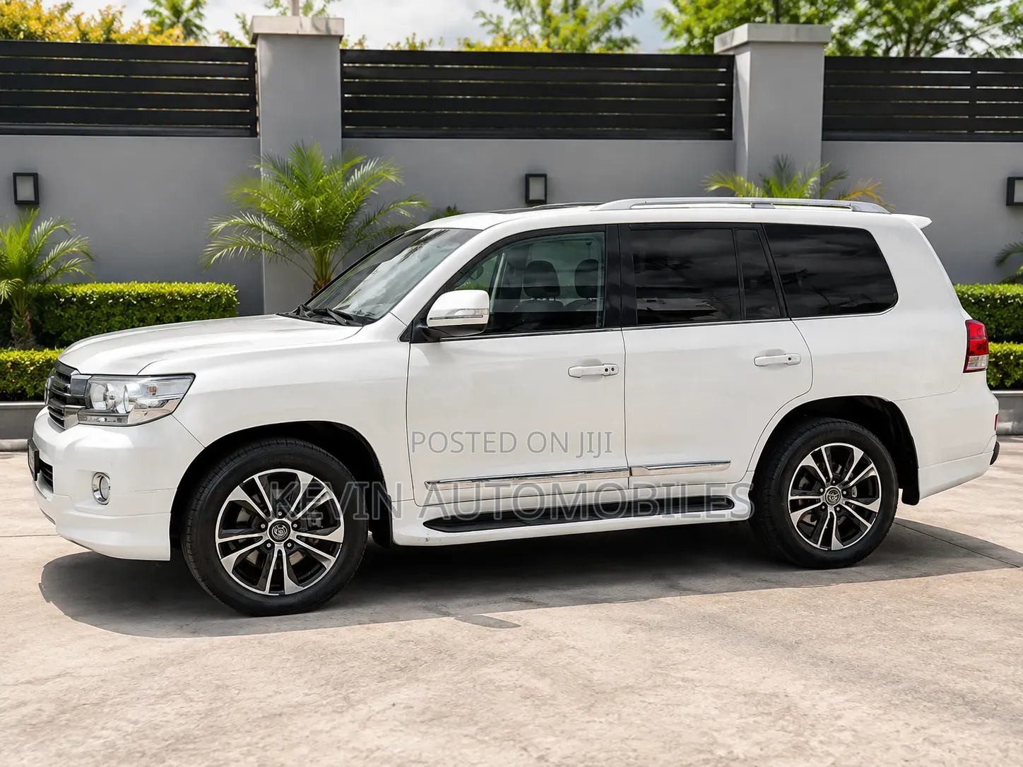 Toyota Land Cruiser 2014 White