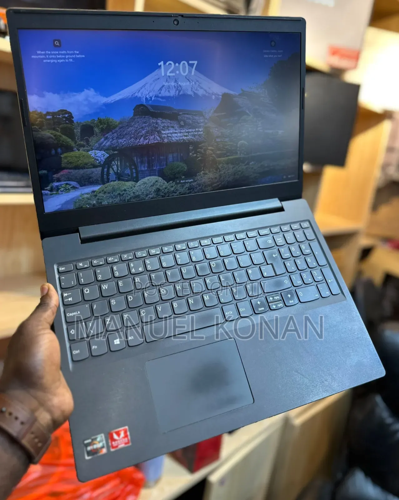 New Laptop Lenovo 8GB AMD Ryzen 3 SSD 256GB
