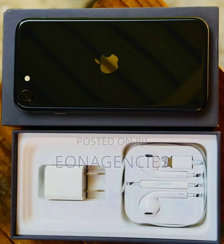 Apple iPhone SE (2022) 64 GB Black