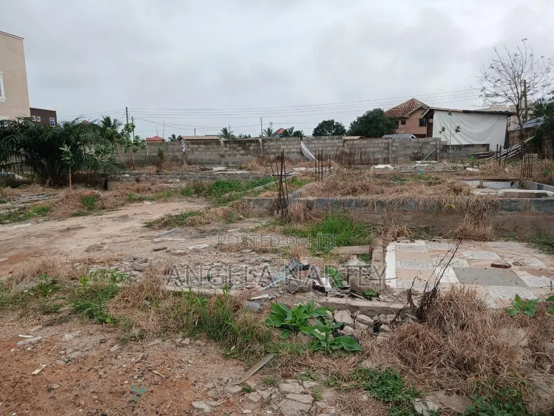 Walled and Gated 6 Plots for Sale at East Airport