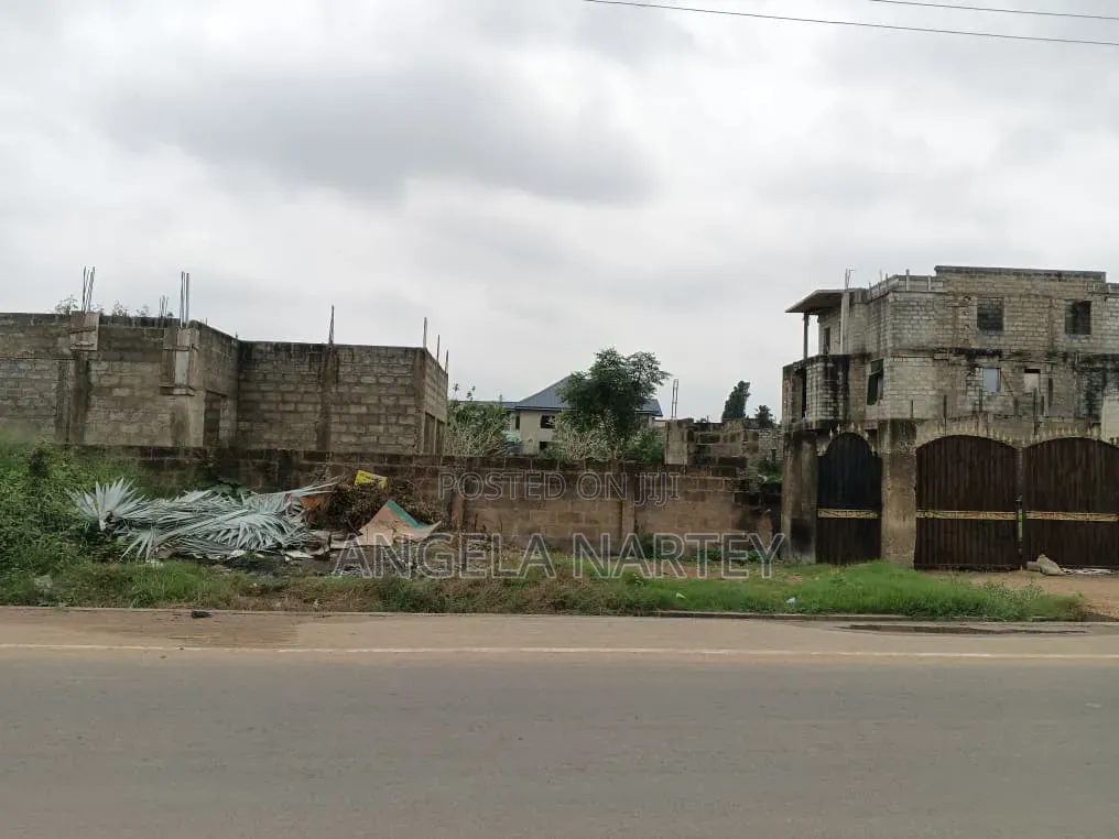 Walled and Gated 6 Plots for Sale at East Airport