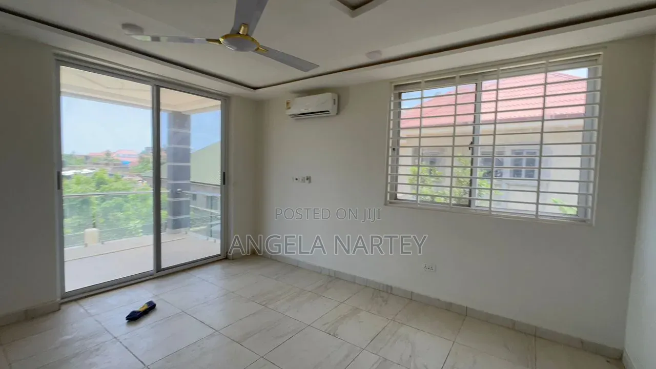 5bdrm House in Community 25 for rent