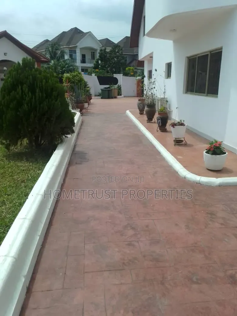 5bdrm Duplex in East Legon Trassaco, Boundary Road Area for rent