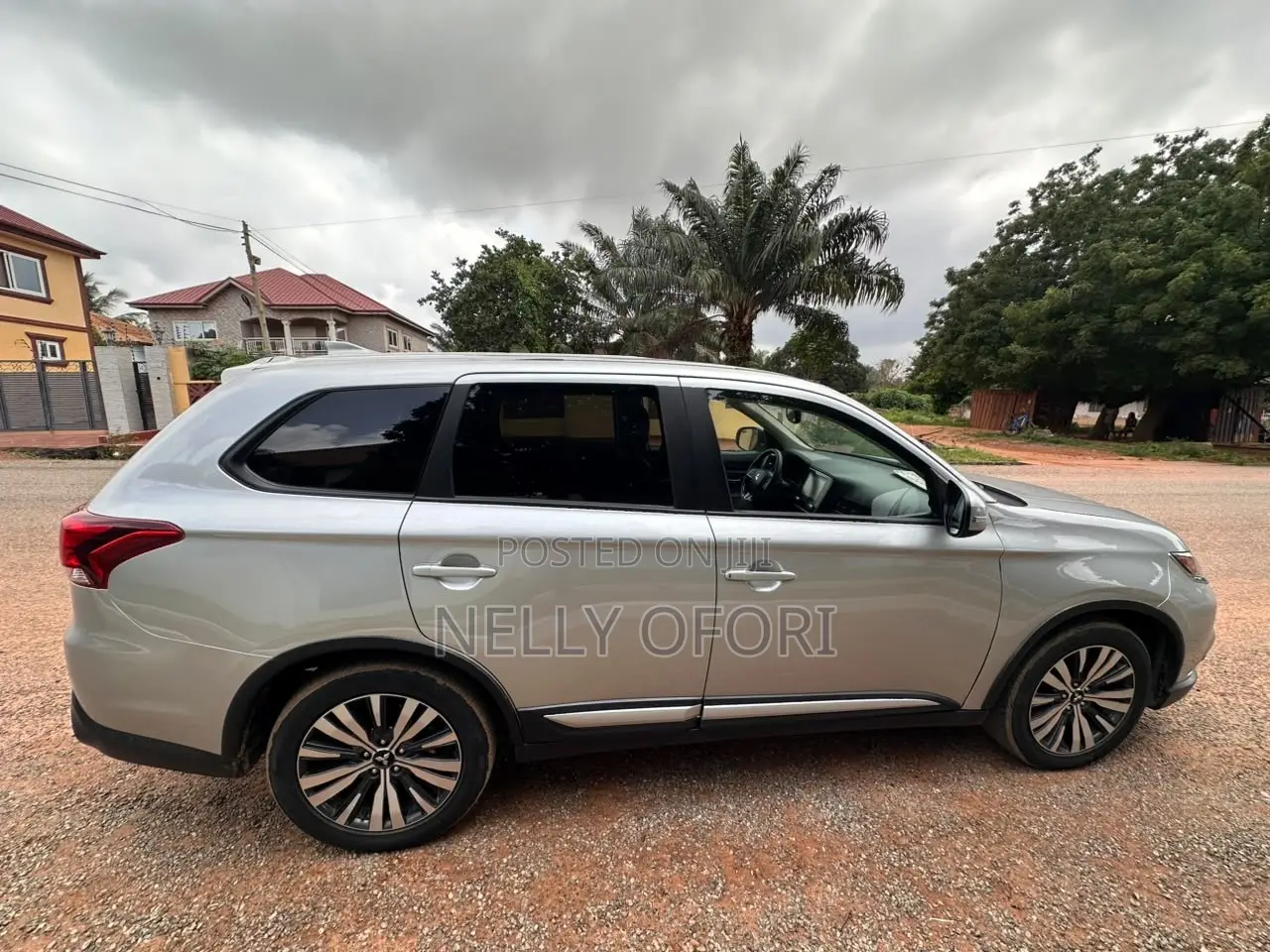 Mitsubishi Outlander SE FWD 2020 Gray