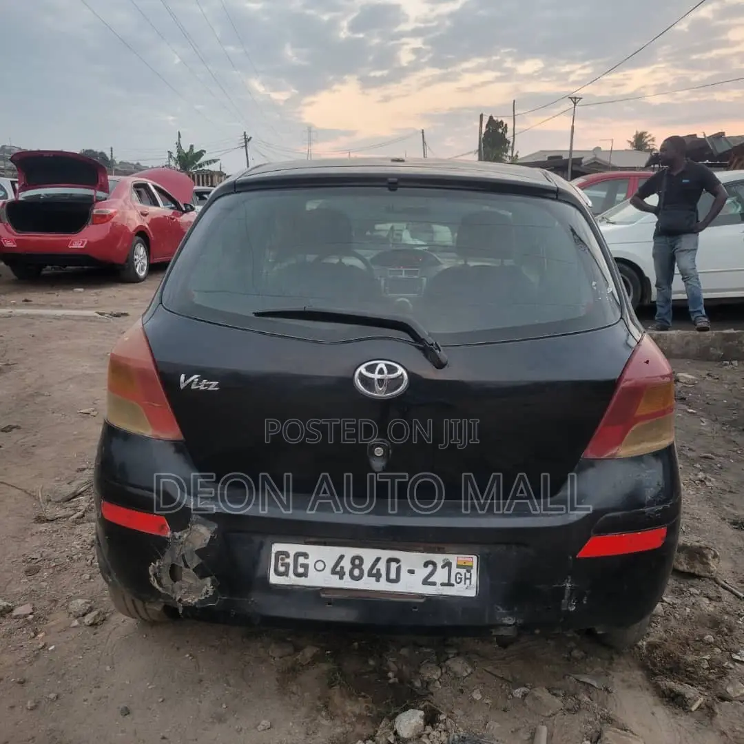 Toyota Vitz 1.0 FWD 5dr 2010 Black