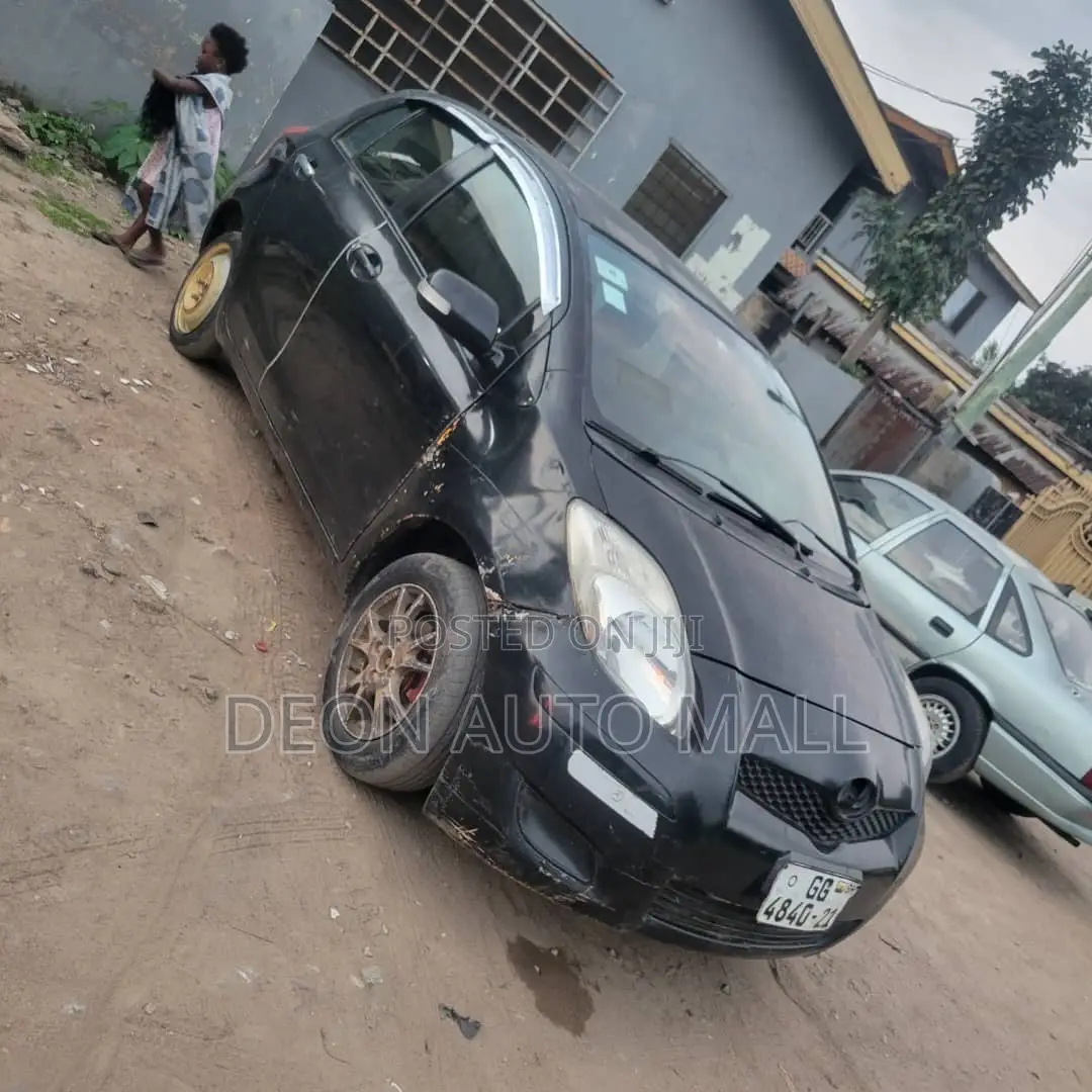 Toyota Vitz 1.0 FWD 5dr 2010 Black
