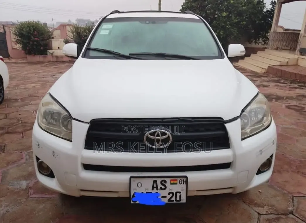 Toyota RAV4 2012 White