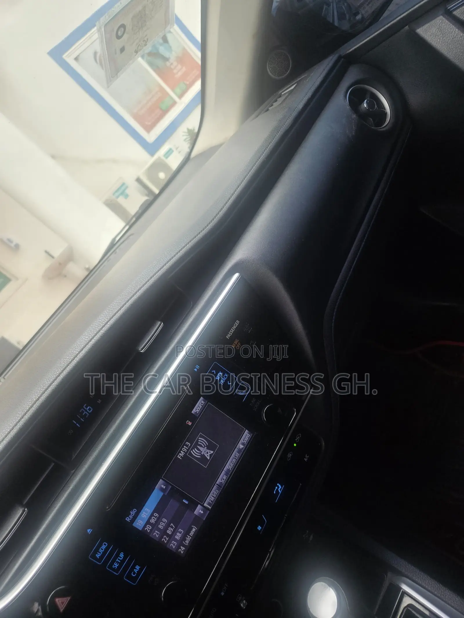 Toyota Corolla SE 4dr Sedan (1.8L 4cyl CVT) 2017 Black