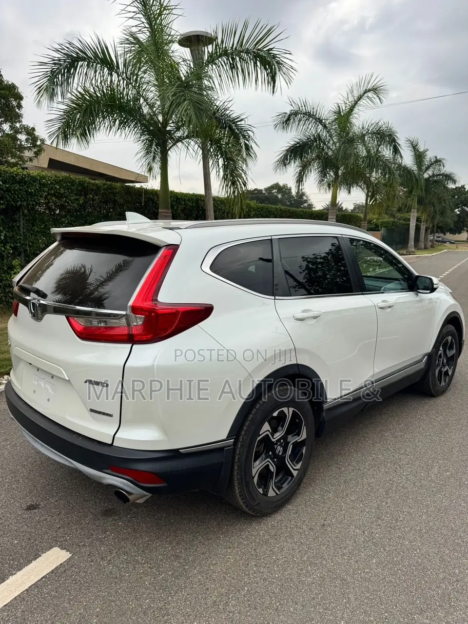 Honda CR-V Touring 4dr SUV AWD (1.5L 4cyl CVT) 2017 White