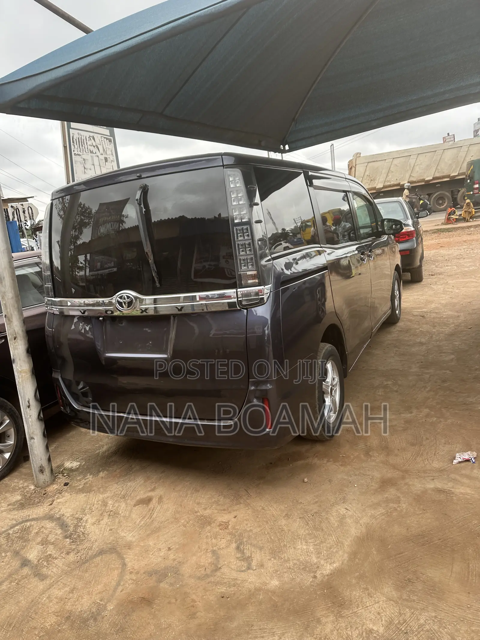 Toyota Voxy 2016 Gray