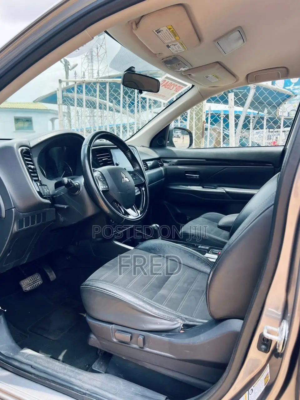 Mitsubishi Outlander SE FWD 2019 Gray