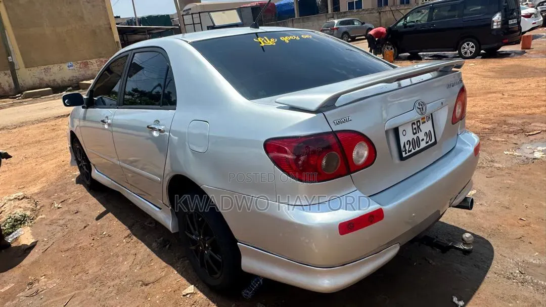 Toyota Corolla 2027 Silver