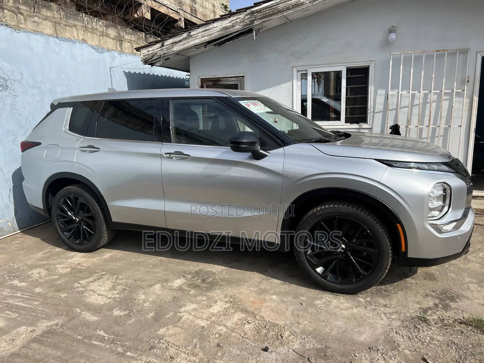 Mitsubishi Outlander SE 2022 Silver