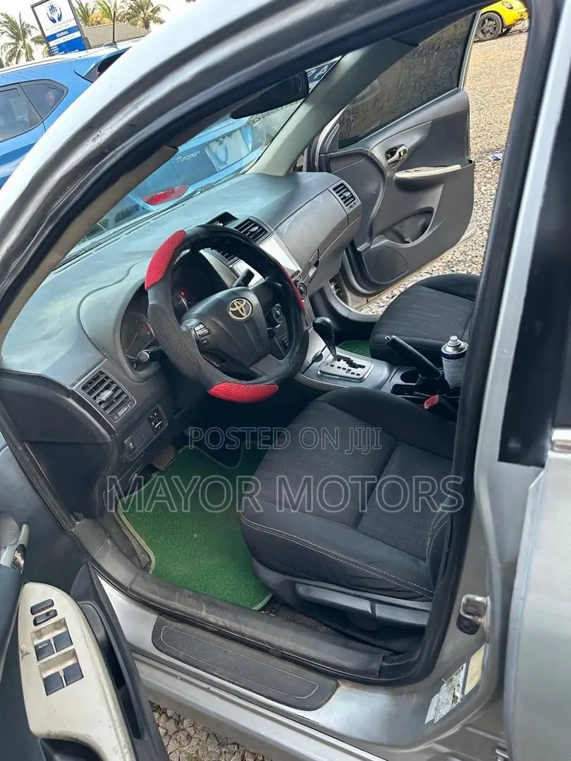Toyota Corolla S 4dr Sedan (1.8L 4cyl 4A) 2013 Silver