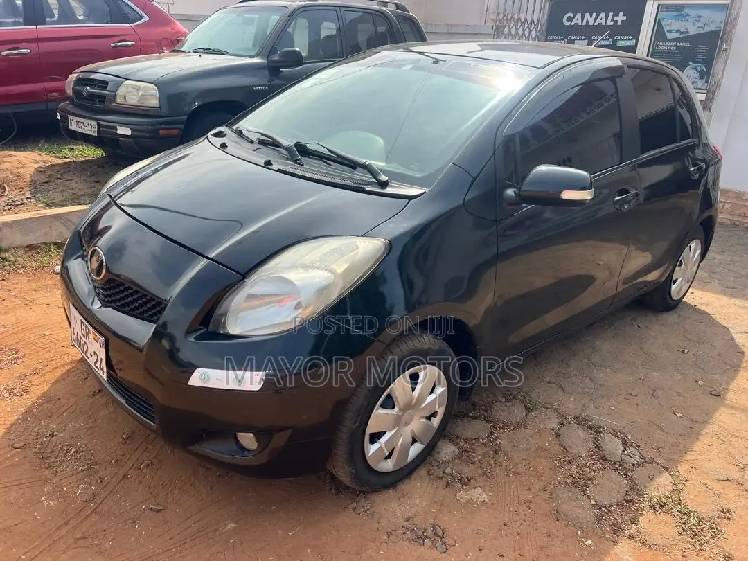 Toyota Vitz 1.0 FWD 3dr 2010 Black