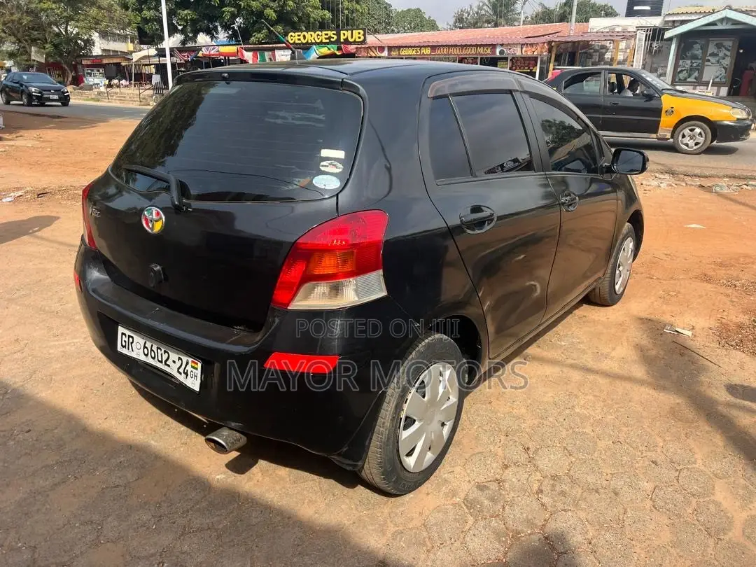 Toyota Vitz 1.0 FWD 3dr 2010 Black