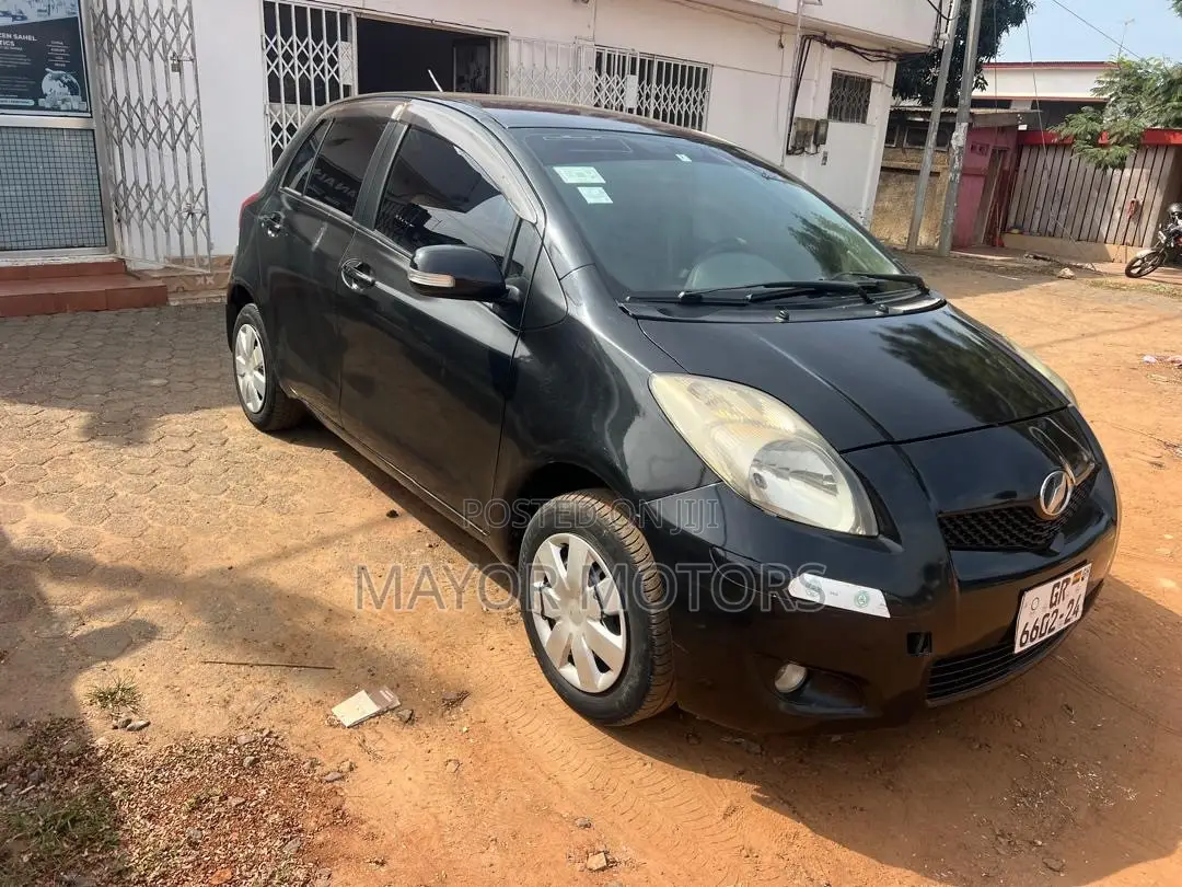 Toyota Vitz 1.0 FWD 3dr 2010 Black