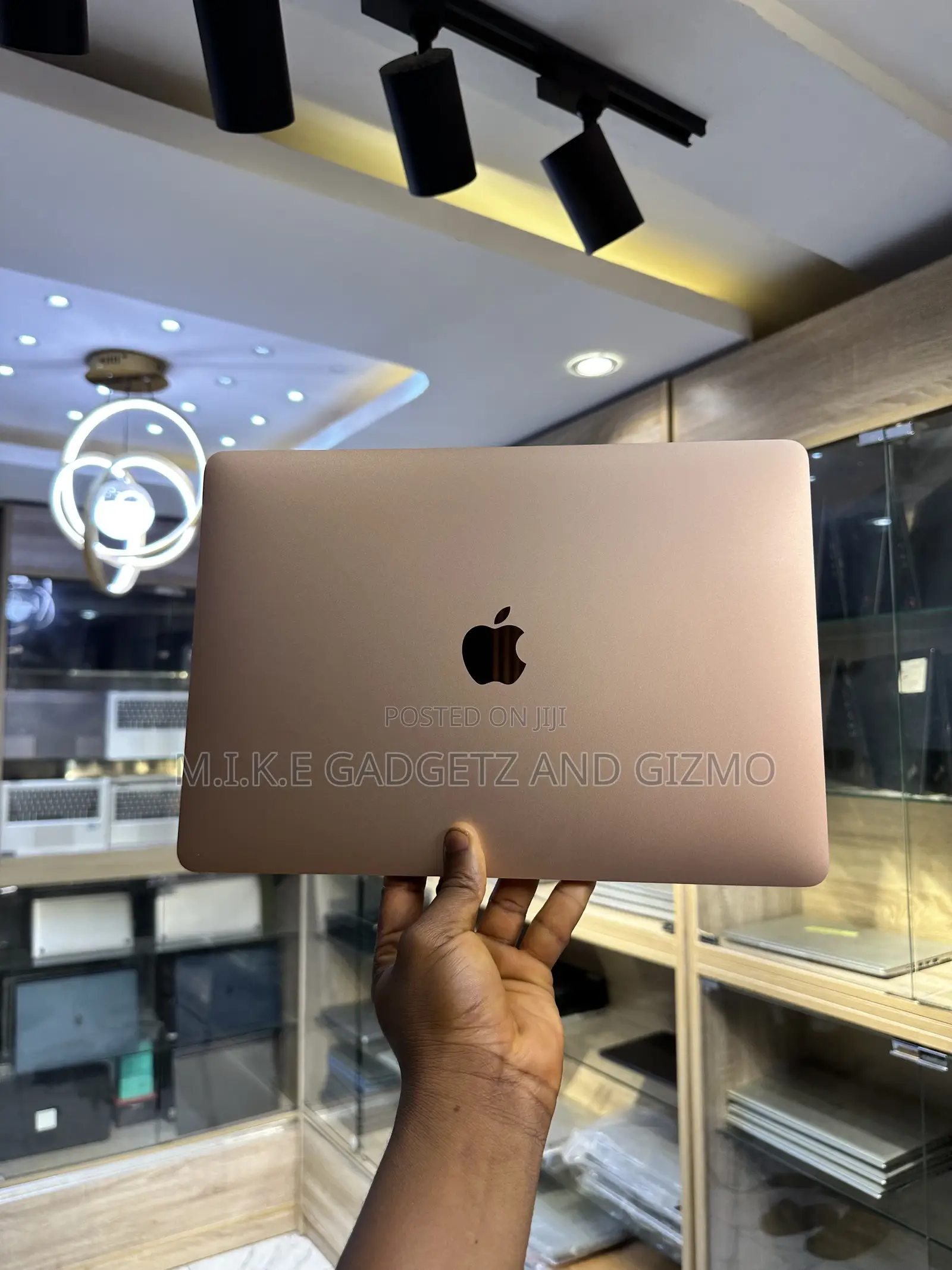 Laptop Apple MacBook Air 2020 8GB Intel Core i5 SSD 512GB