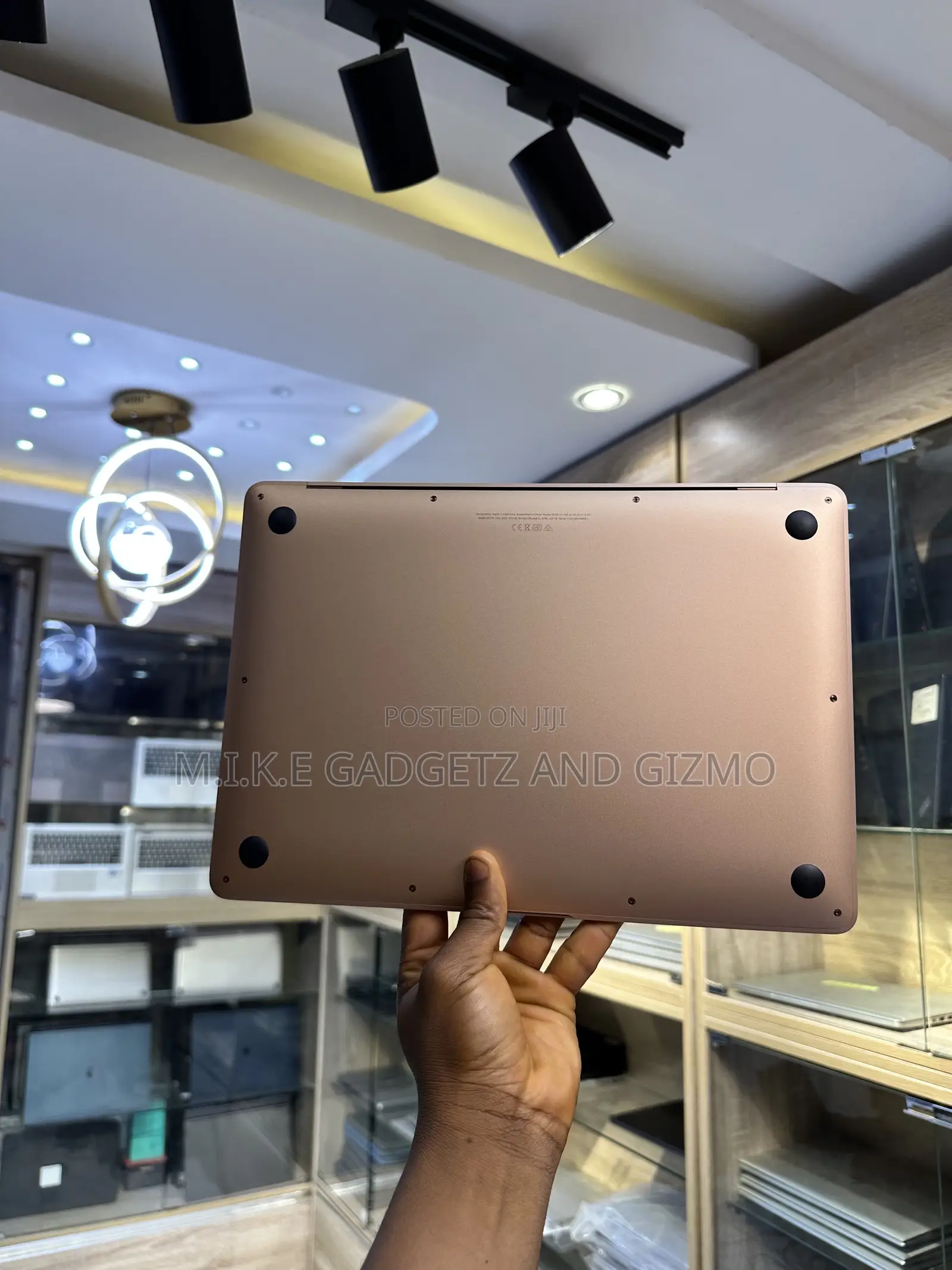 Laptop Apple MacBook Air 2020 8GB Intel Core i5 SSD 512GB