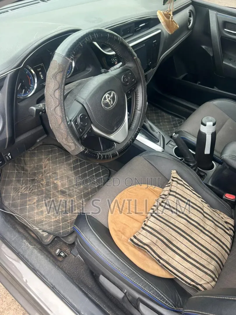 Toyota Corolla 2018 Gray